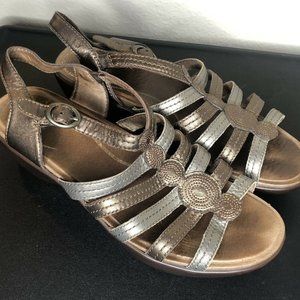 Dansko Drea Womens Size 39 / 8.5- 9 Metallic Shoes